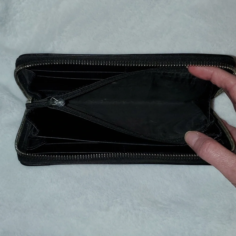 Gucci Zip Around Long Wallet - Picture 9 of 16